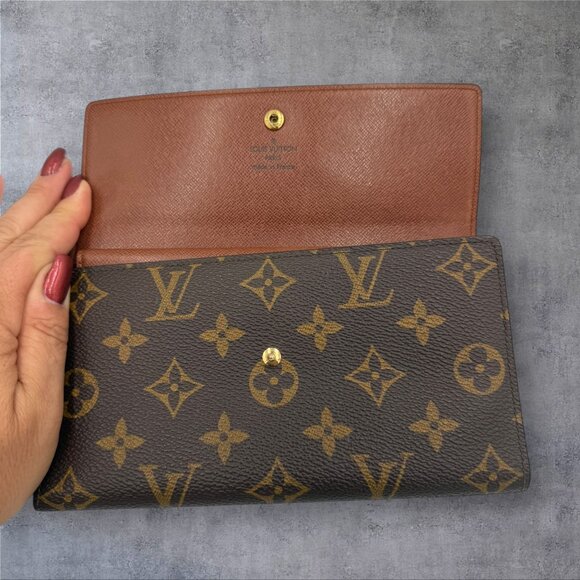 Louis Vuitton Monogram International Wallet - Picture 5 of 12